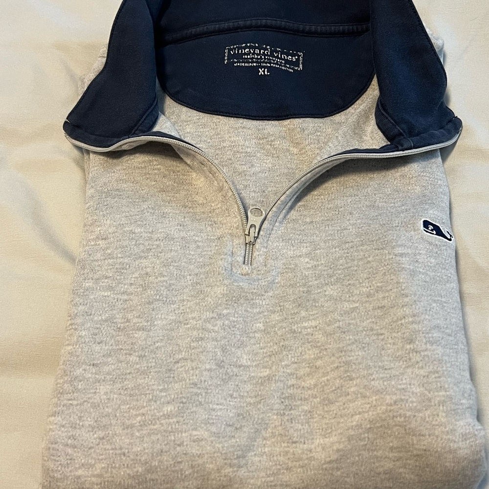 Vineyard Vines Men's Grey 1/4 zip Sweatshirt